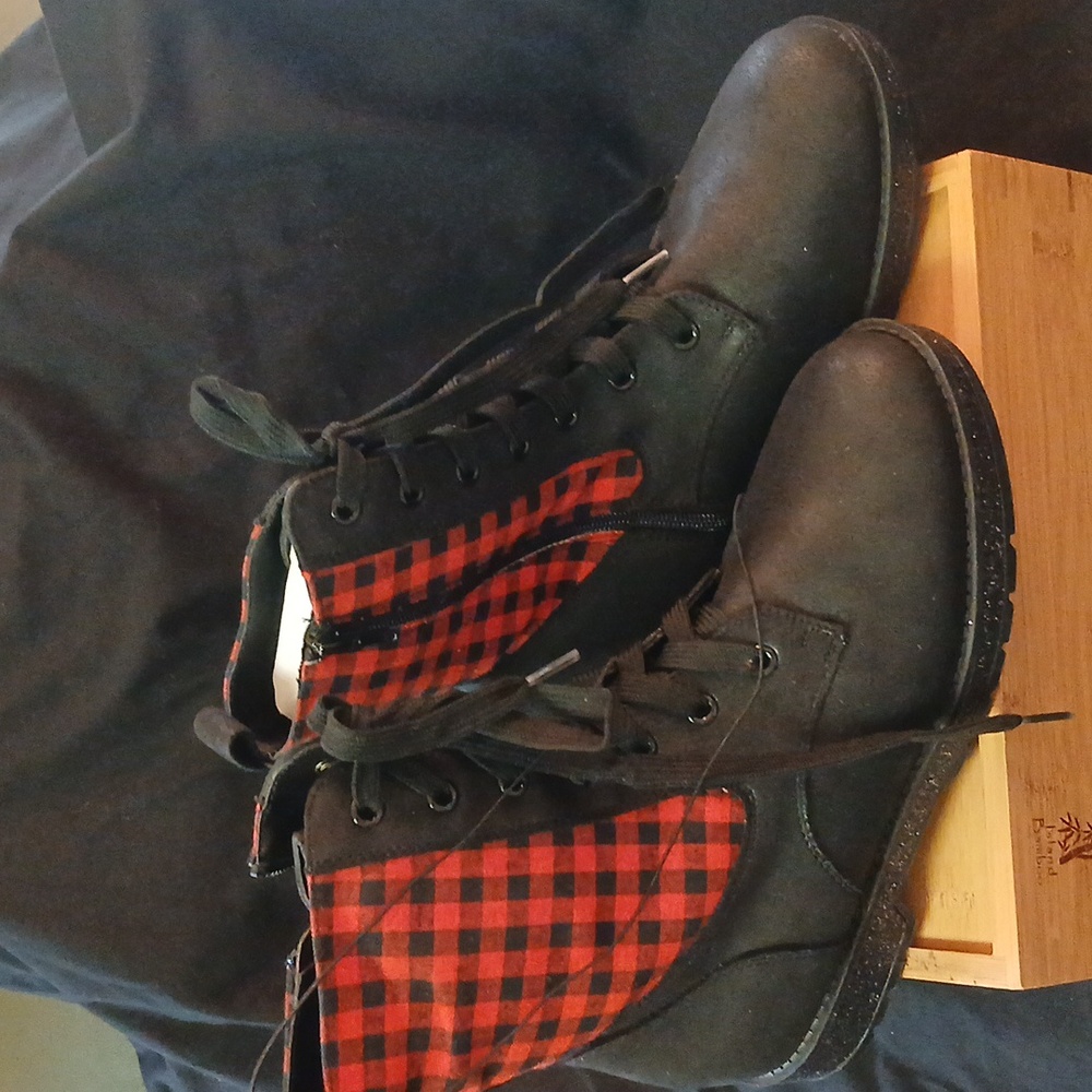 Lace up boots
